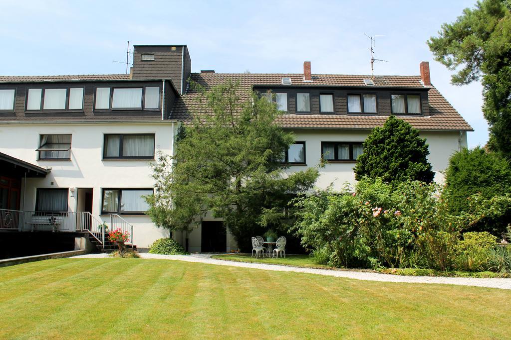 Отель Haus Kastanienhof Мильгейм-на-Руре Экстерьер фото